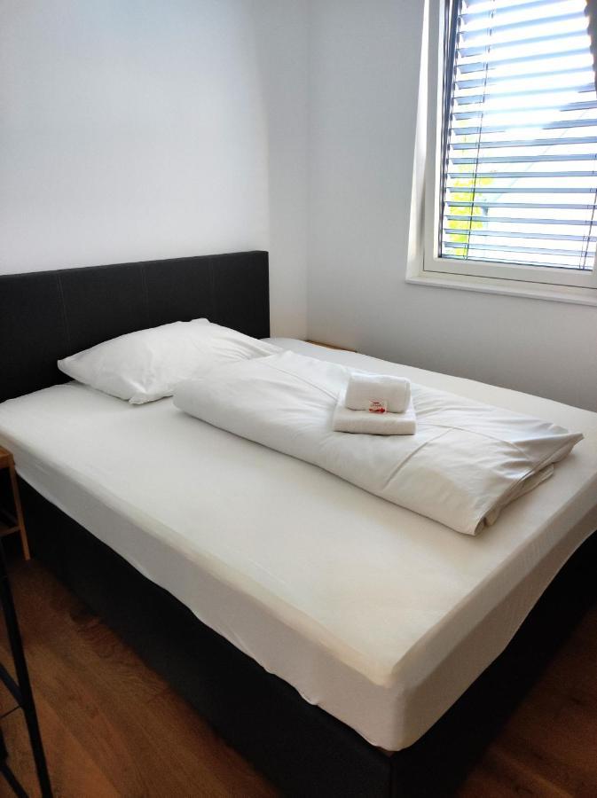 Luxurioeses Penthouse Mit Blick Auf Die Uno-City Und Dem Kaiserwasser. 3Schlafzimmer, 2 Baeder, Privat Lift Ins Apartment Виена Екстериор снимка