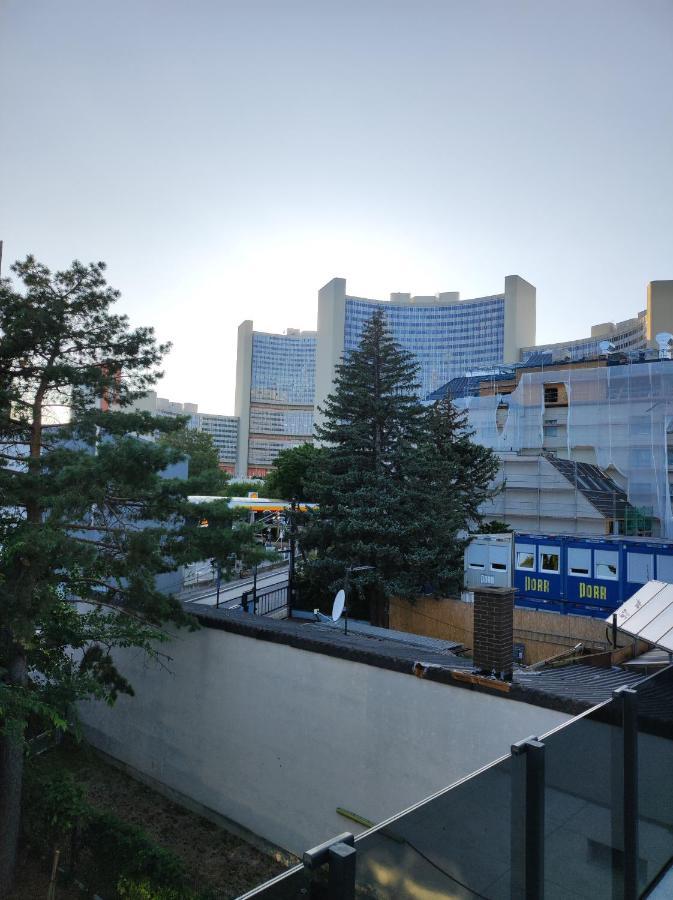 Luxurioeses Penthouse Mit Blick Auf Die Uno-City Und Dem Kaiserwasser. 3Schlafzimmer, 2 Baeder, Privat Lift Ins Apartment Виена Екстериор снимка