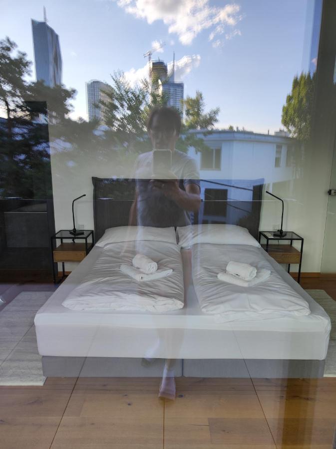 Luxurioeses Penthouse Mit Blick Auf Die Uno-City Und Dem Kaiserwasser. 3Schlafzimmer, 2 Baeder, Privat Lift Ins Apartment Виена Екстериор снимка