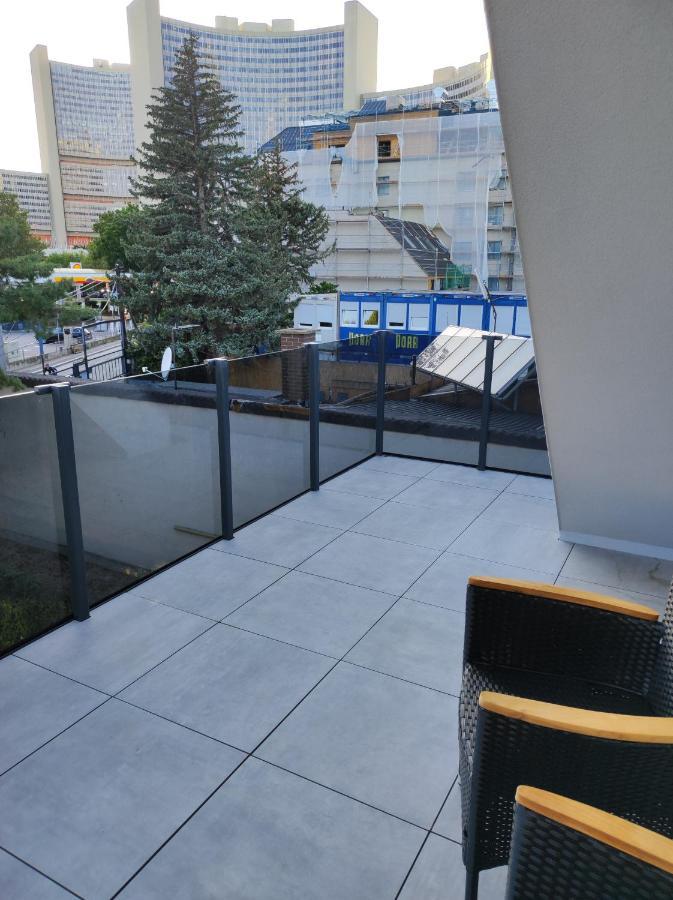 Luxurioeses Penthouse Mit Blick Auf Die Uno-City Und Dem Kaiserwasser. 3Schlafzimmer, 2 Baeder, Privat Lift Ins Apartment Виена Екстериор снимка