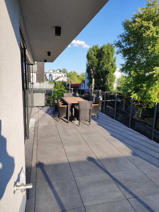 Luxurioeses Penthouse Mit Blick Auf Die Uno-City Und Dem Kaiserwasser. 3Schlafzimmer, 2 Baeder, Privat Lift Ins Apartment Виена Екстериор снимка