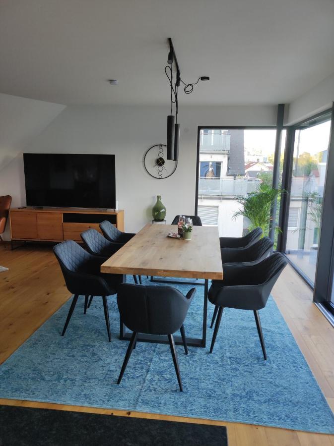 Luxurioeses Penthouse Mit Blick Auf Die Uno-City Und Dem Kaiserwasser. 3Schlafzimmer, 2 Baeder, Privat Lift Ins Apartment Виена Екстериор снимка