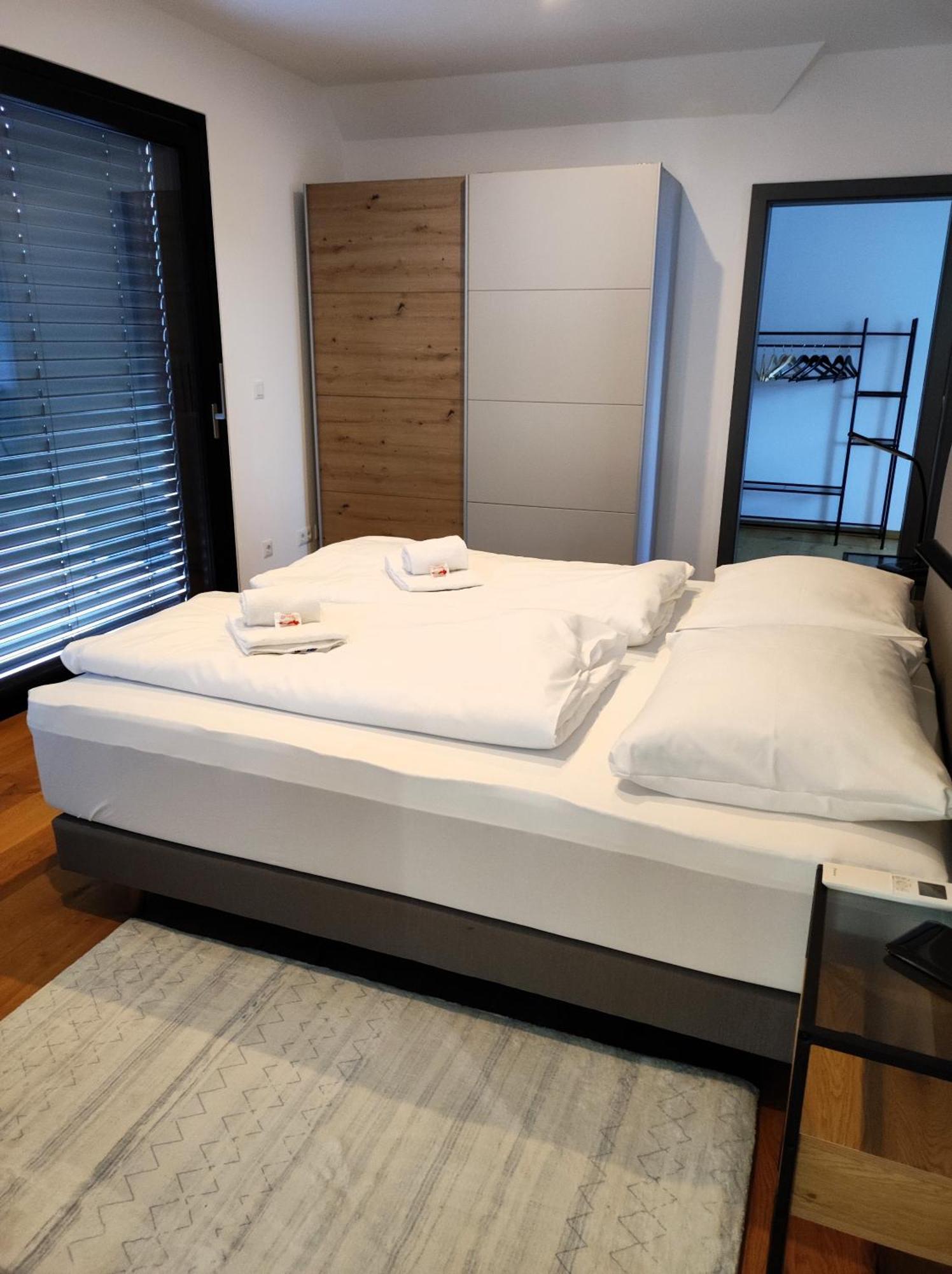 Luxurioeses Penthouse Mit Blick Auf Die Uno-City Und Dem Kaiserwasser. 3Schlafzimmer, 2 Baeder, Privat Lift Ins Apartment Виена Екстериор снимка
